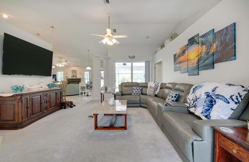 Spring Hill House | Pool, Grill and Golf Course Views Spring Hill Stay!