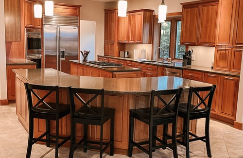 Owego House | Pool/Hot tub/Fire Pit/Theater+Game Rms/Epic Views/8 bdrm 5 bath Estate Sleeps 22