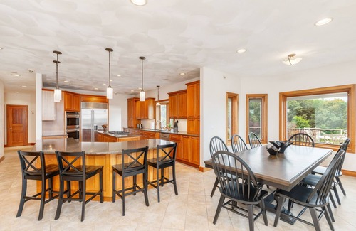 Owego House | Pool/Hot tub/Fire Pit/Theater+Game Rms/Epic Views/8 bdrm 5 bath Estate Sleeps 22