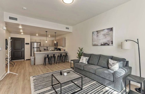 Draper Apartment | Pool + Hot tub | King Bed | Game Room | Parking