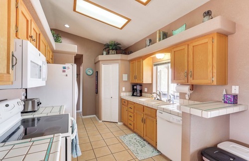 Lake Havasu City House | Pool & Hot Tub: Pet-Friendly Lake Havasu Home!