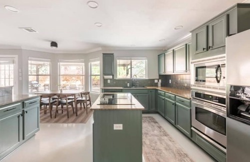 Deer Park At Maple Run House | Pool-Hot Tub-Putting Green-Sauna-Arcade-Oasis