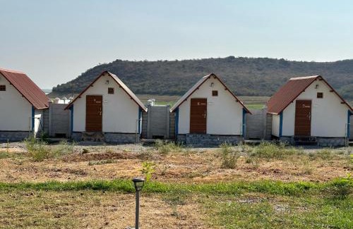 Kolhapur House | POOL HOUSE Cottage
