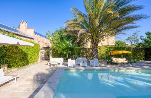 Patu House | Pool house in the park, 7km from the sandy beaches (C)
