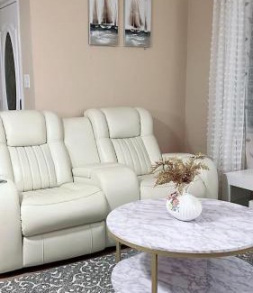 West Melbourne House | Pool house near beach