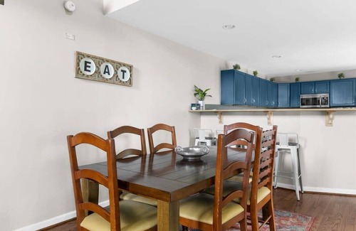 Crestline Heights House | Pool, Huge Porch&Outdoor Dining - Terrace House