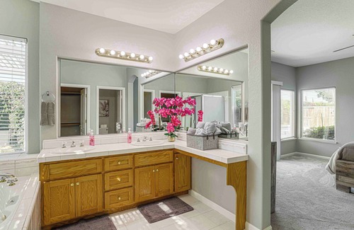 Modesto House | Pool, Jacuzzi, Private, Cozy, 4 Bedroom home, A/C. Perfect for families.