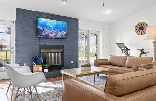 Port Orange House | Pool | New Kitchen | Peloton | 10 mins to Beach | 9 miles to Racetrack