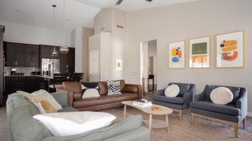 Arabian Crest House | Pool Oasis w Outdoor Bar Dining Grill Pool Table Palo Santo by AvantStay