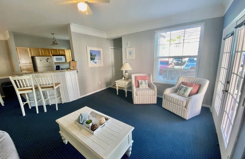 Kissimmee Villa | Pool Open! Clean, Luxury Spacious Villa Near Disney-Runaway Beach Resort