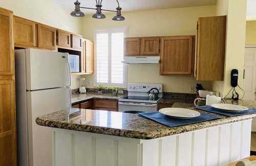 Kissimmee Villa | Pool Open! Clean, Luxury Spacious Villa Near Disney-Runaway Beach Resort