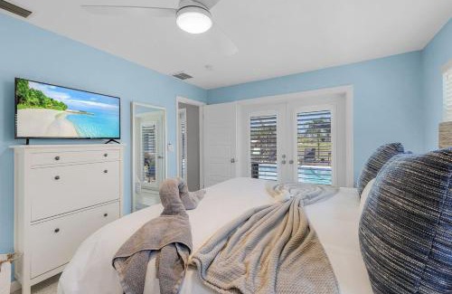 Caloosahatchee House | Pool Time and Fun Times at Mermaid Dream