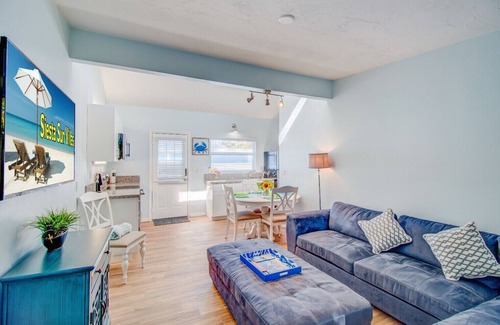 Siesta Key Hotel | POOL VIEW Walk to beach King bed Pool Daily Rentals