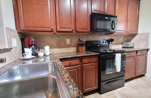 Regal Palms Condo | Pool View with kitchen, washer dryer and minutes to Disney