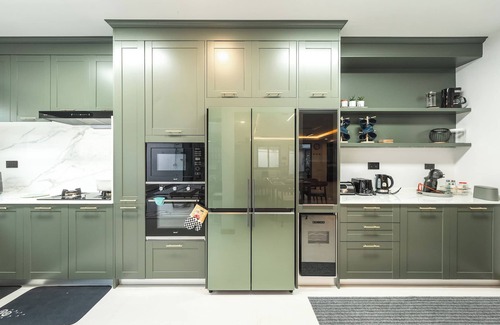 Ko Kaeo Villa | Pool Villa Bathtub Pool Table V215