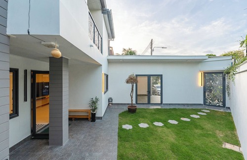 Ko Kaeo Villa | Pool Villa Bathtub Pool Table V215