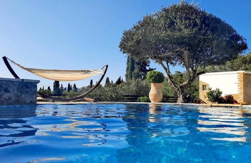 Benitses Villa | Pool Villa in Corfu Total Privacy Beach Access
