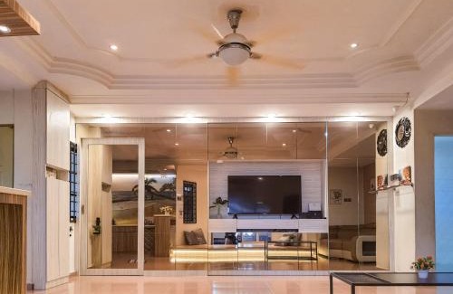 Taman Jati House | Pool Villa Max Bath Tub BBQ Steamboat Party 5Bedroom 23Pax Full Airconditioned