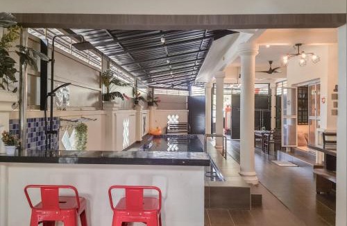 Taman Jati House | Pool Villa Max Bath Tub BBQ Steamboat Party 5Bedroom 23Pax Full Airconditioned