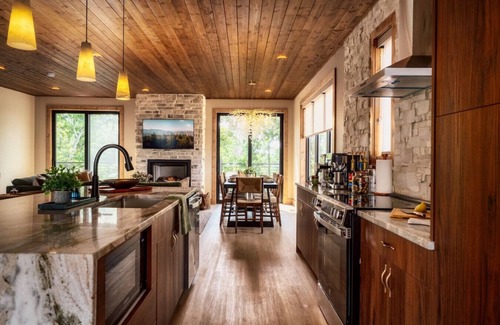 Sevierville Cabin | Pool w/a grotto! Hot tub, Game Room, Rooftop Deck - Appalachian Falls