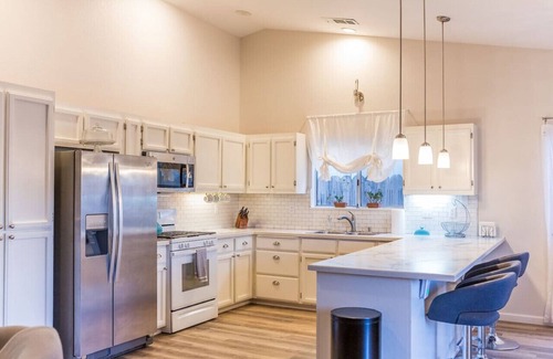 Columbia House | Pool (w/opt. fence) + 4BR + En Route to Lassen