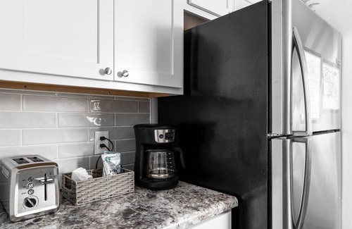 Table Rock Condo | Pools, golf, pickleball. Weekly discount, 'Stay & Play' golf packages!