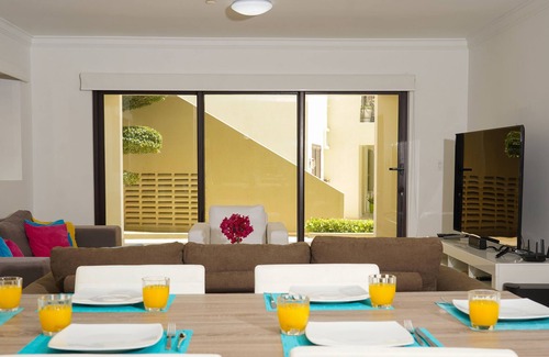 Kamay Apartment | ★Poolside 2BR/BA Condo @Palm Beach-3 min to the beach
