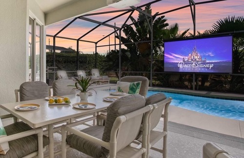 Haines City Villa | POOLSIDE CINEMA Disney Pool Villa - Theatre/Arcade/Jurassic Park/Minions!
