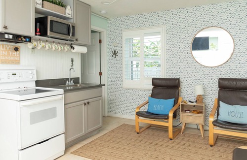 Dune Crest House | Poolside Retreat 100 steps to the OCEAN Pet Friendly NO SMOKING