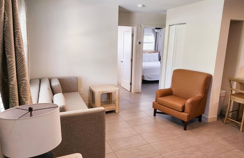Marco Island Hotel | Poolside Two Bedroom Suite