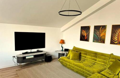 Brasov Apartment | Pop Apartment