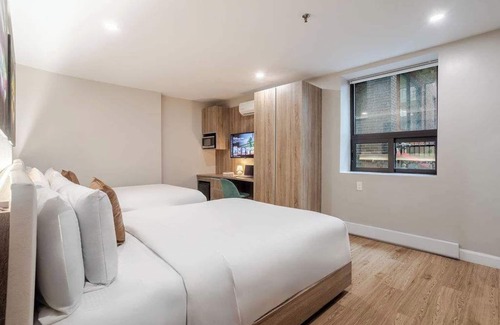 Gay Village Hotel | Pop Queen Duo – Central MTL Stay