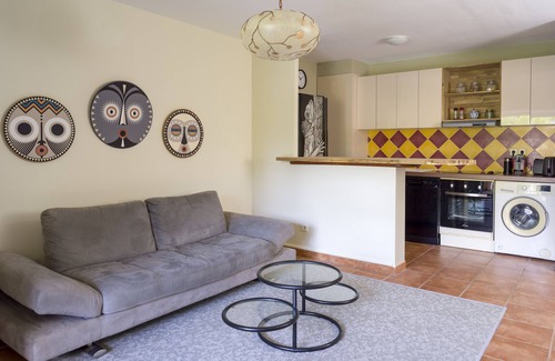 Bas du Fort Apartment | Pop's Plage Apartment, direct access to the beach