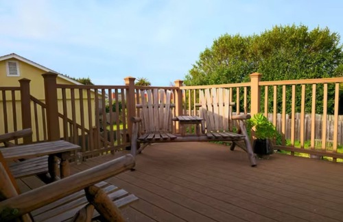 Half Moon Bay House | Poplar Beach Home