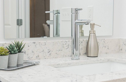 Washington Apartment | PoplarHouse 1BD+Den 14