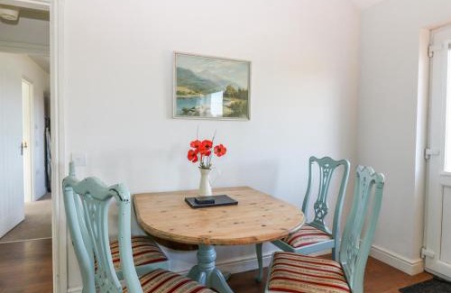 Gruline House | Poppies Cottage