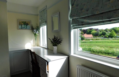 Sheringham Cottage | Poppy Cott - traditional cottage with stunning views over Beeston Common, the perfect retreat.