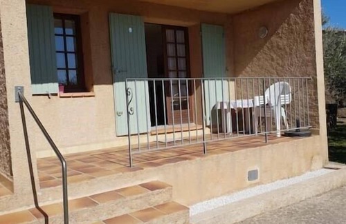 Greoux-les-Bains Apartment | Poppy Lou Cigaloun Ana Location