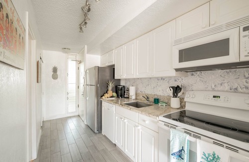 Kaanapali Condo | Popular 5 Star Studio Weekly & Monthly Discounts, Beach Cabana, Walk to Whalers