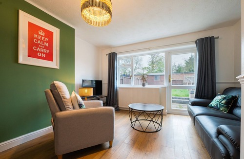 Lincoln House | Popular Contractor 2-Bed House in Lincoln