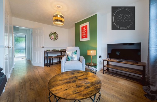 Lincoln House | Popular Contractor 2-Bed House in Lincoln