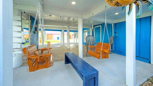 Port Aransas House | Port A Cottage by AvantStay Private Patio Deck Designed for Groups