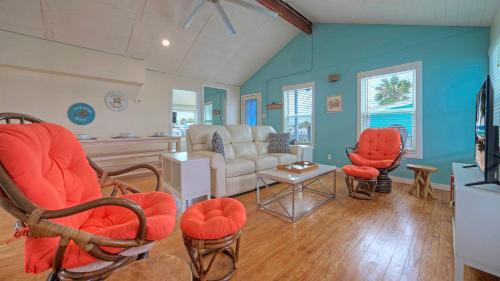 Port Aransas House | Port A Cottage by AvantStay Private Patio Deck Designed for Groups