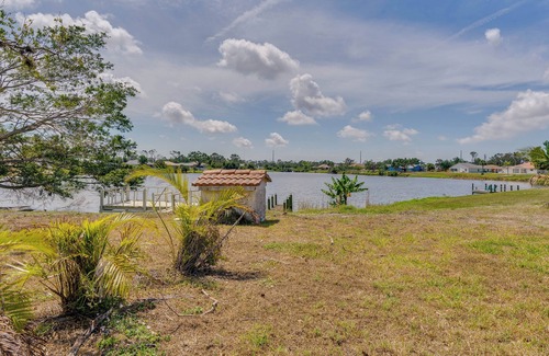 Englewood East Cottage | Port Charlotte Home w/Pool - 8 Mi to Beaches!