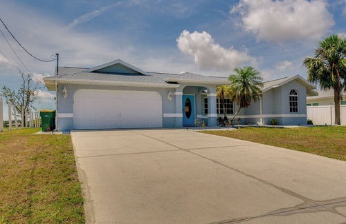 Englewood East Cottage | Port Charlotte Home w/Pool - 8 Mi to Beaches!