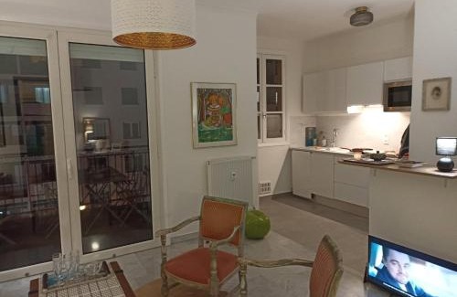 Quartier du Port Apartment | Port de Nice-charmant appartement bucolique ! vue port
