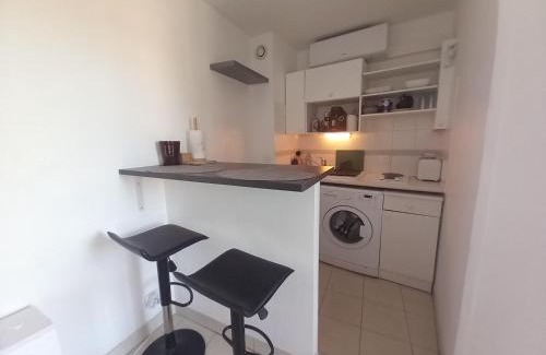 Frejus Plage Apartment | Port Frejus, joli studio cabine bien equipe, clima