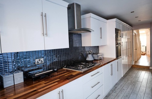 Ramsgate House | Port front on property Paragon!
