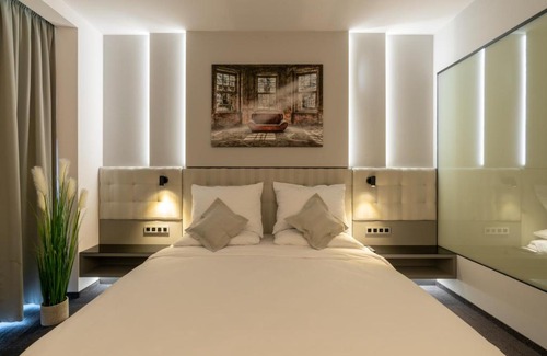 Rohansky ostrov Apartment | Port Karolina Luxury Residence