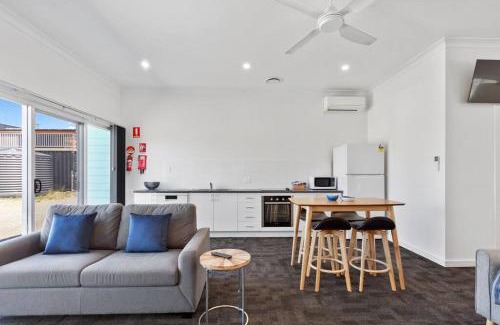 Port Lincoln Apartment | Port Lincoln Shark Apartment 4